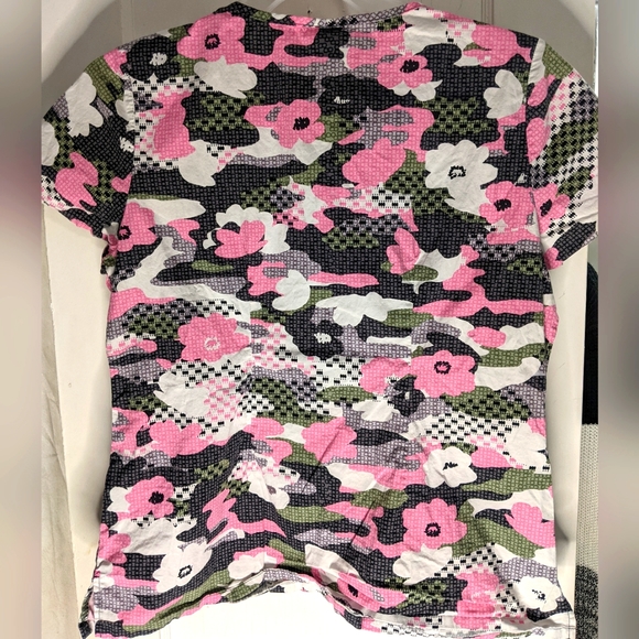 Dickies Peek-A-Blooms Women's Scrub Top - Picture 6 of 8